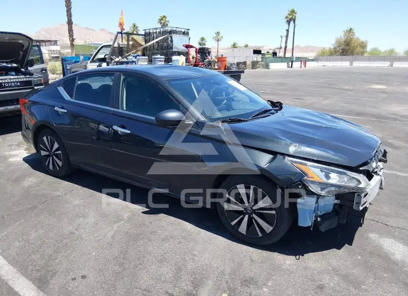 2021 Nissan ALTIMA photo