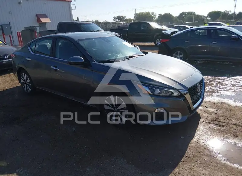 2021 Nissan ALTIMA photo