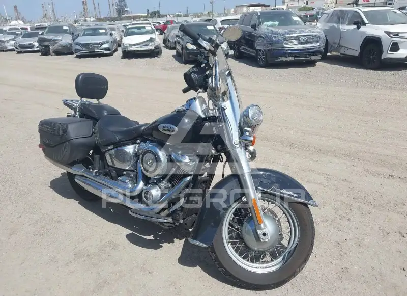 2021 Harley-Davidson FLHC photo