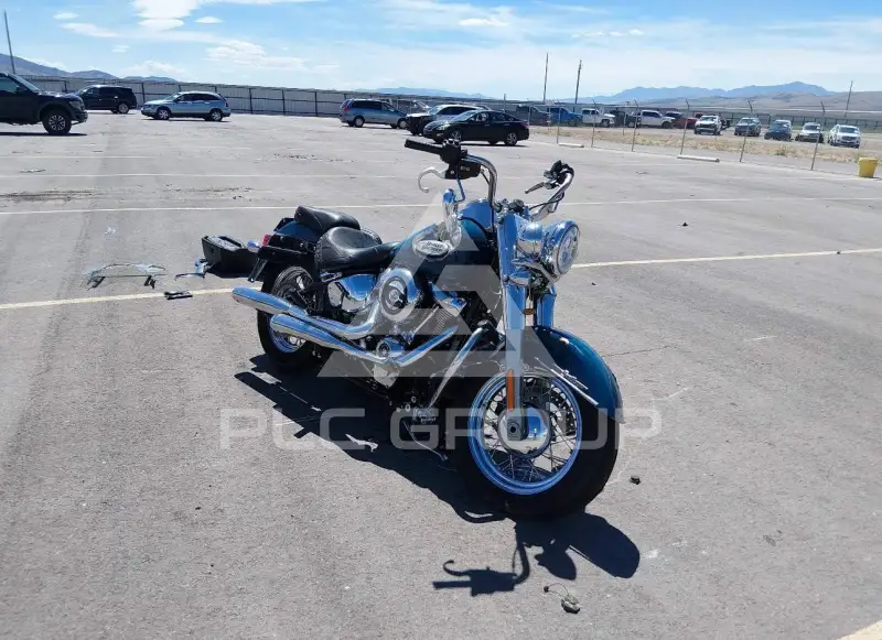 2021 Harley-Davidson FLHC photo