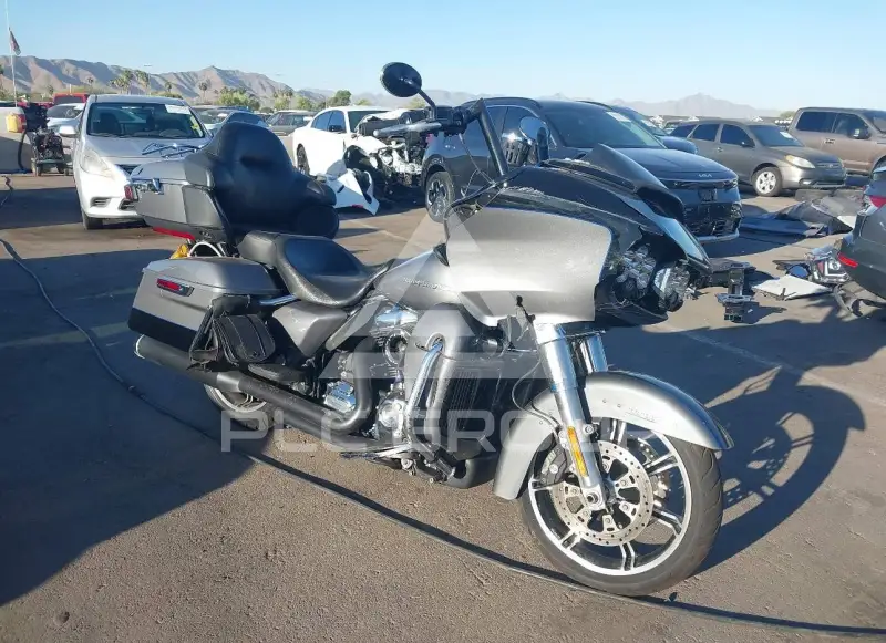 2021 Harley-Davidson FLTRK photo