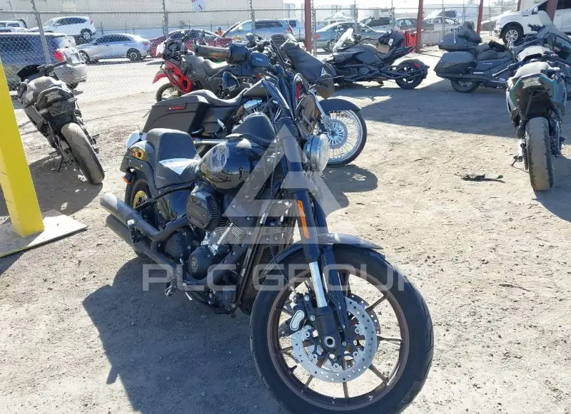 2021 Harley-Davidson FXLR photo