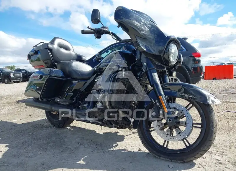 2021 Harley-Davidson FLHTK photo