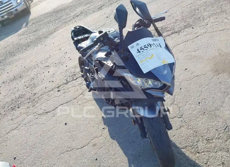 2021 Kawasaki EX650 фото