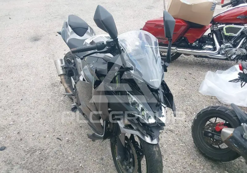 2021 Kawasaki EX400 фото