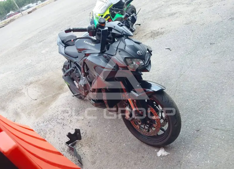 2021 Kawasaki ZR1000 фото