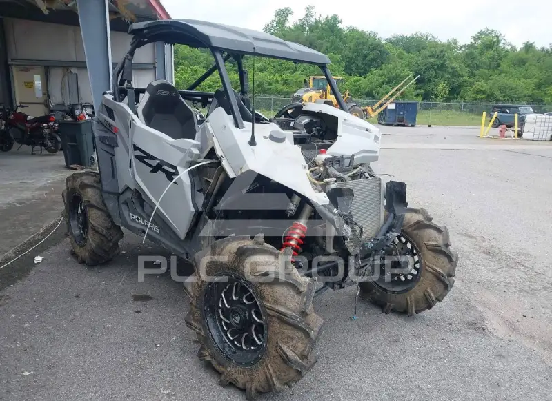 2021 Polaris Rzr photo