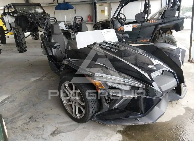 2021 Polaris Slingshot photo
