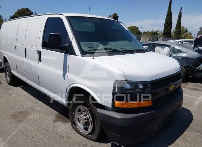 2021 Chevrolet EXPRESS photo