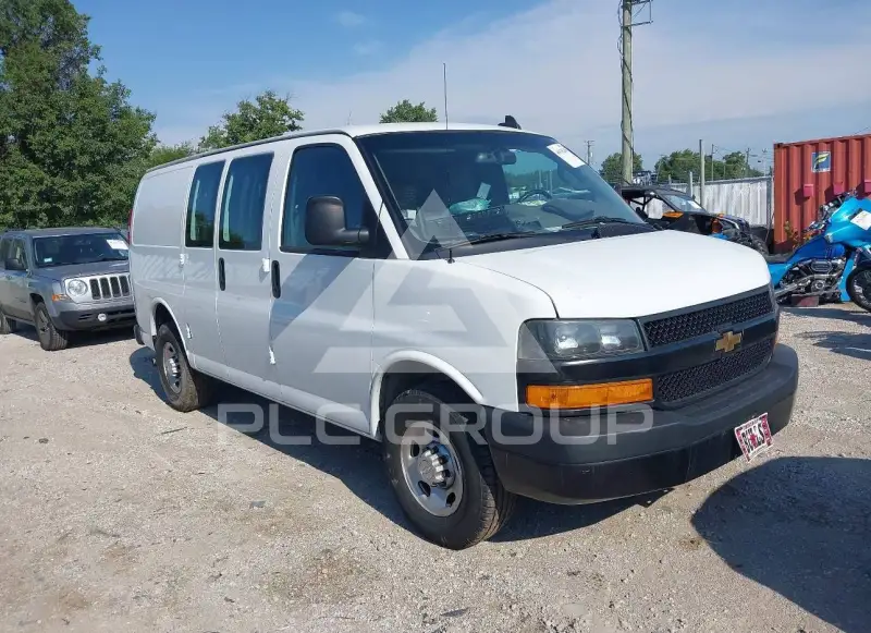 2021 Chevrolet EXPRESS photo