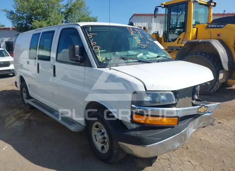 2021 Chevrolet EXPRESS photo
