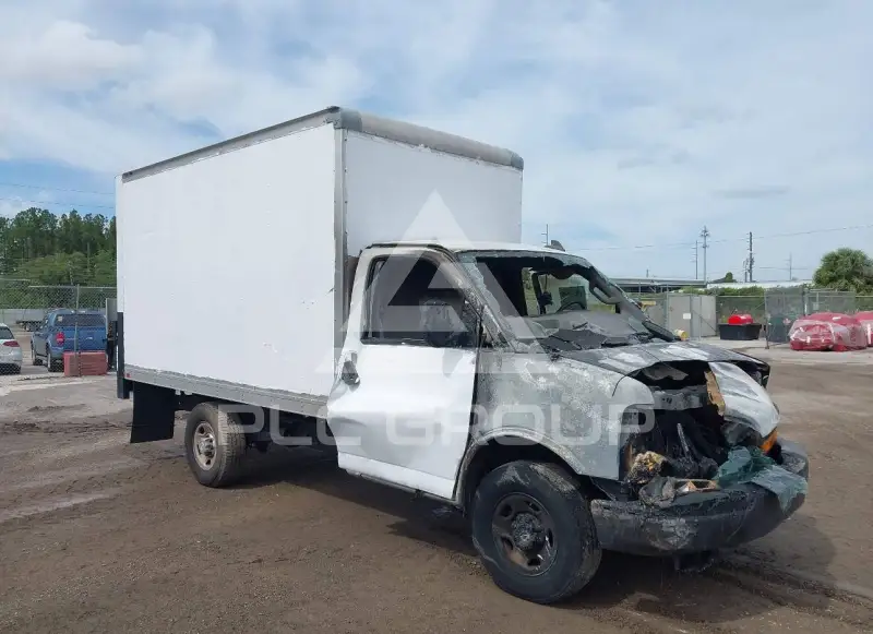 2021 Chevrolet Express фото