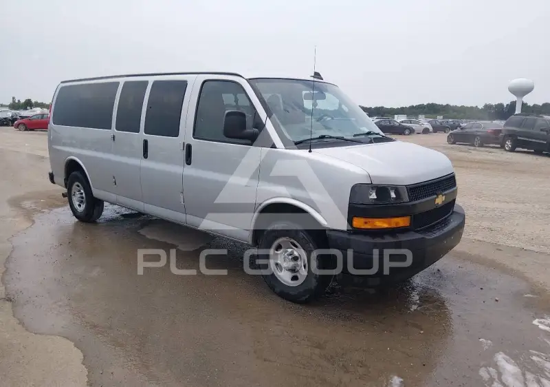 2021 Chevrolet Express фото
