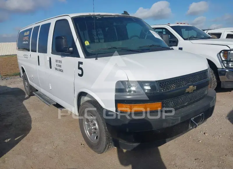 2021 Chevrolet Express фото