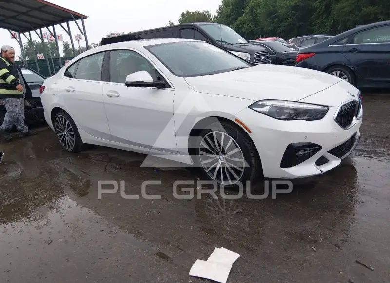 2021 BMW 228 фото