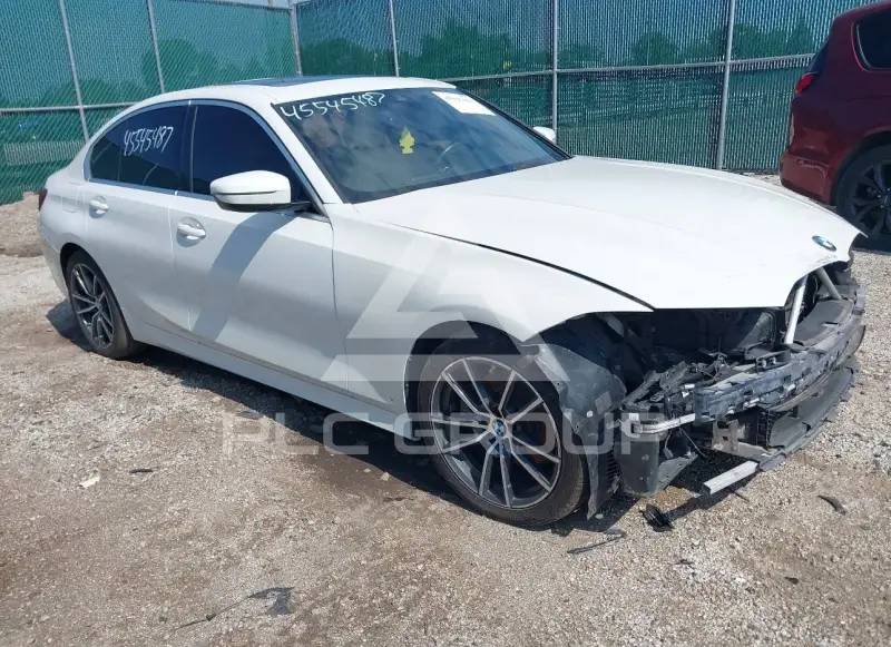 2021 BMW 330 photo