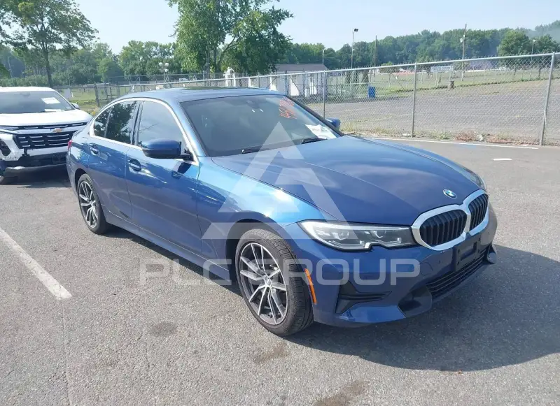 2021 BMW 330 photo
