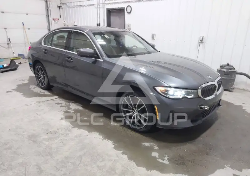 2021 BMW 330 photo
