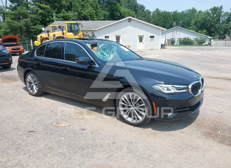 2021 BMW 530 фото