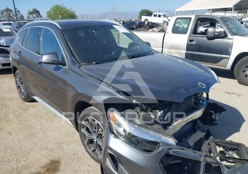 2021 BMW X1 фото