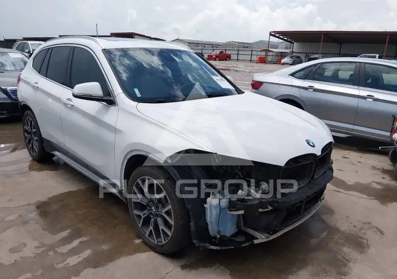 2021 BMW X1 фото