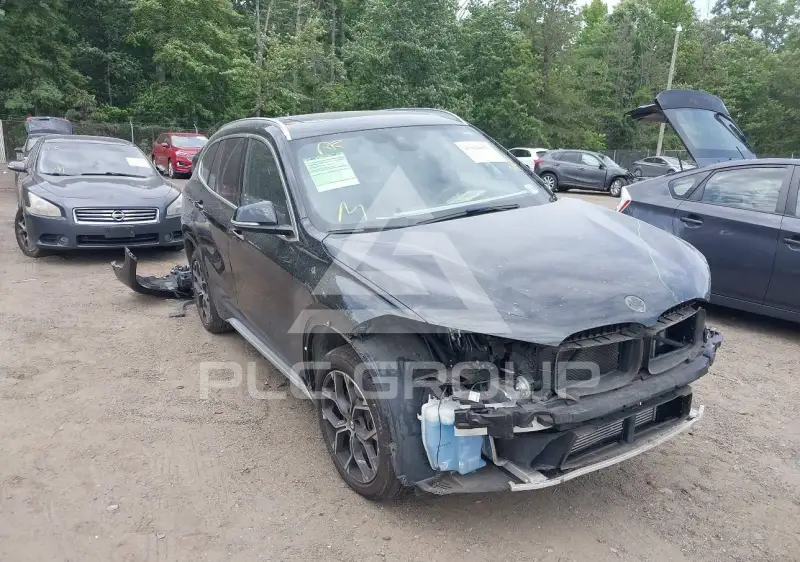 2021 BMW X1 photo