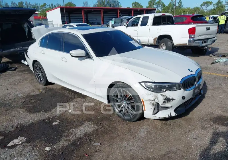 2021 BMW 330 photo