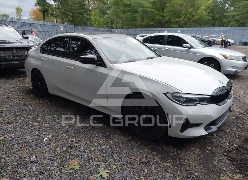 2021 BMW 330 photo