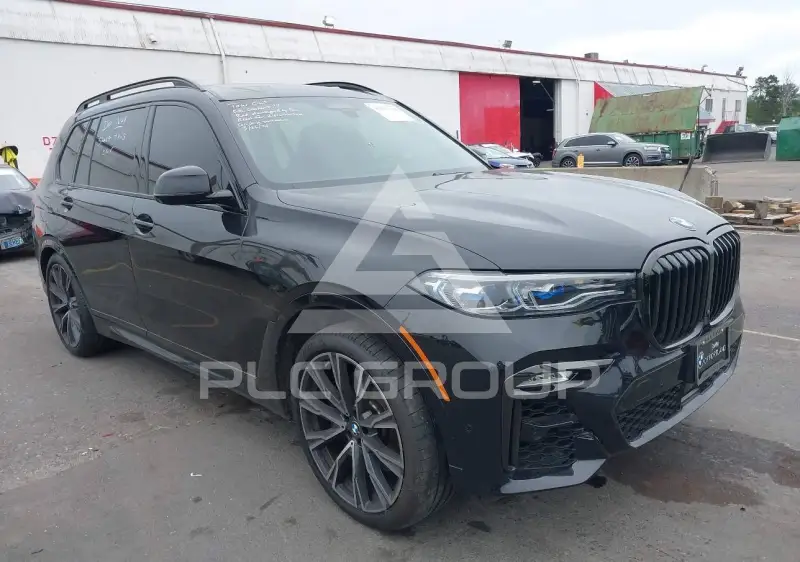 2021 BMW X7 фото