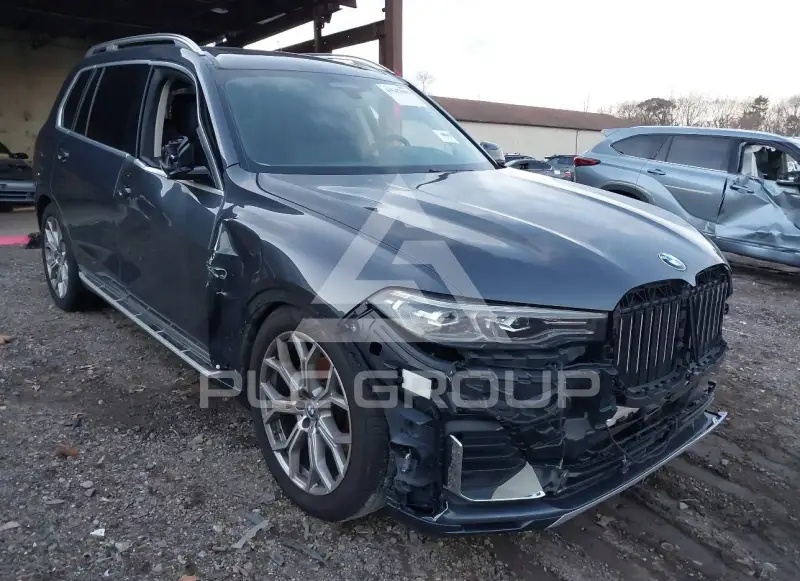 2021 BMW X7 фото