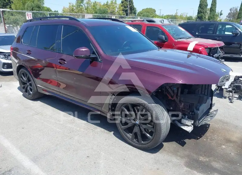 2021 BMW X7 фото