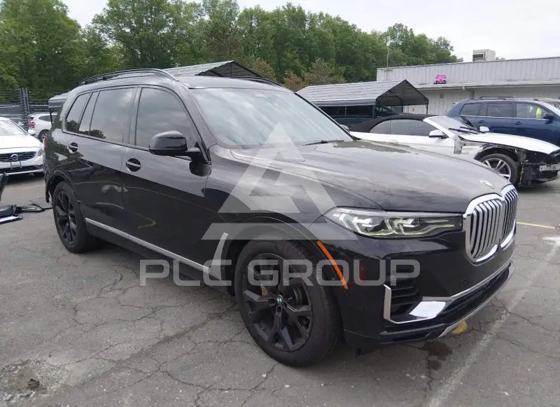 2021 BMW X7 фото