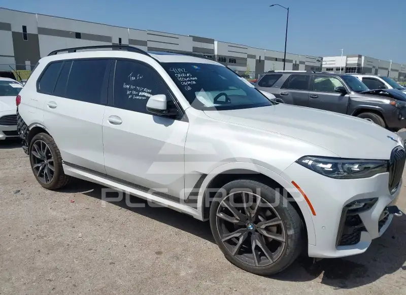 2021 BMW X7 фото
