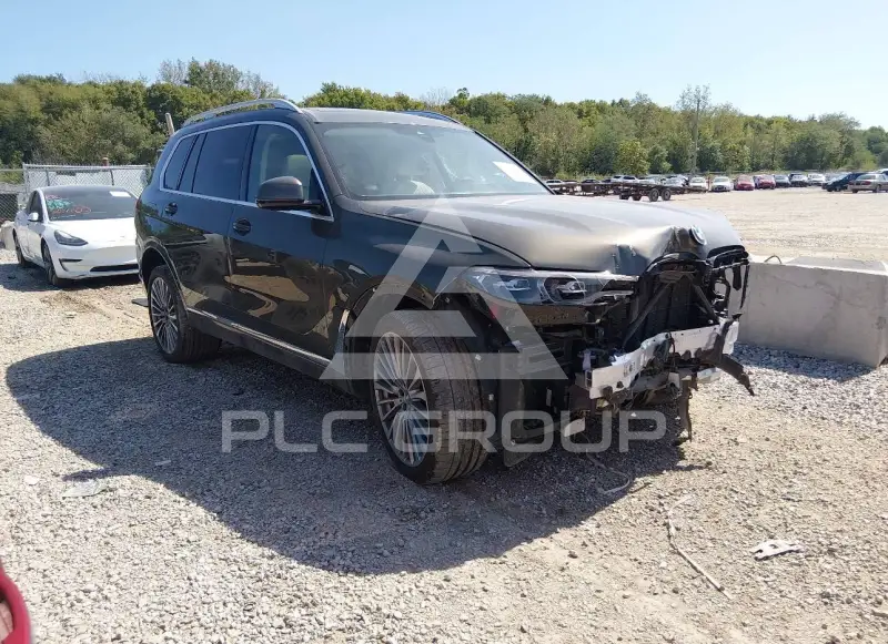 2021 BMW X7 фото