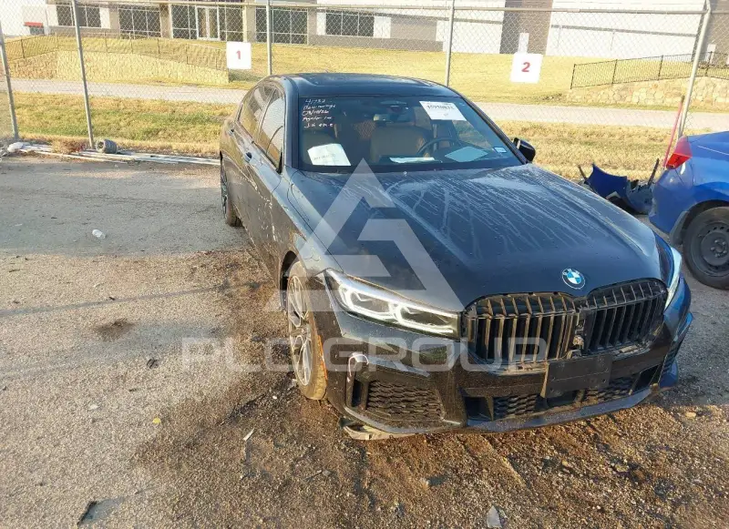 2021 BMW 750 фото