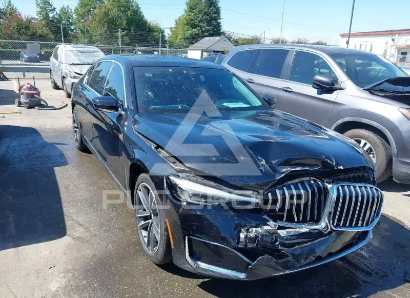 2021 BMW 750 фото