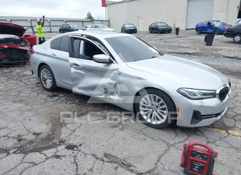 2021 BMW 530 фото