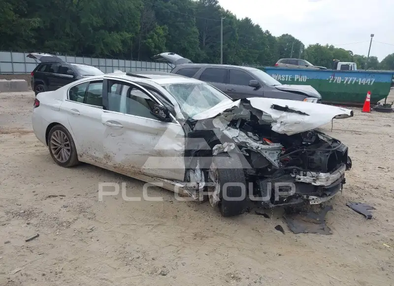 2021 BMW 530 фото