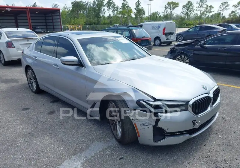 2021 BMW 530 фото