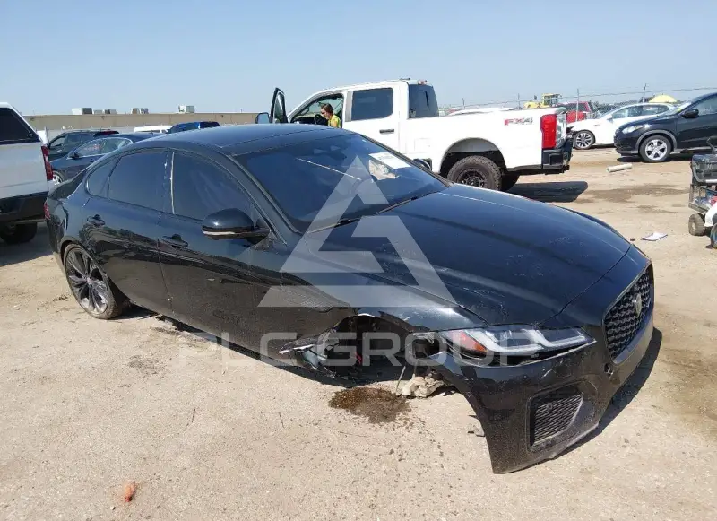 2021 Jaguar XF photo