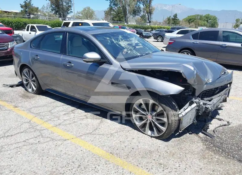 2021 Jaguar XF photo
