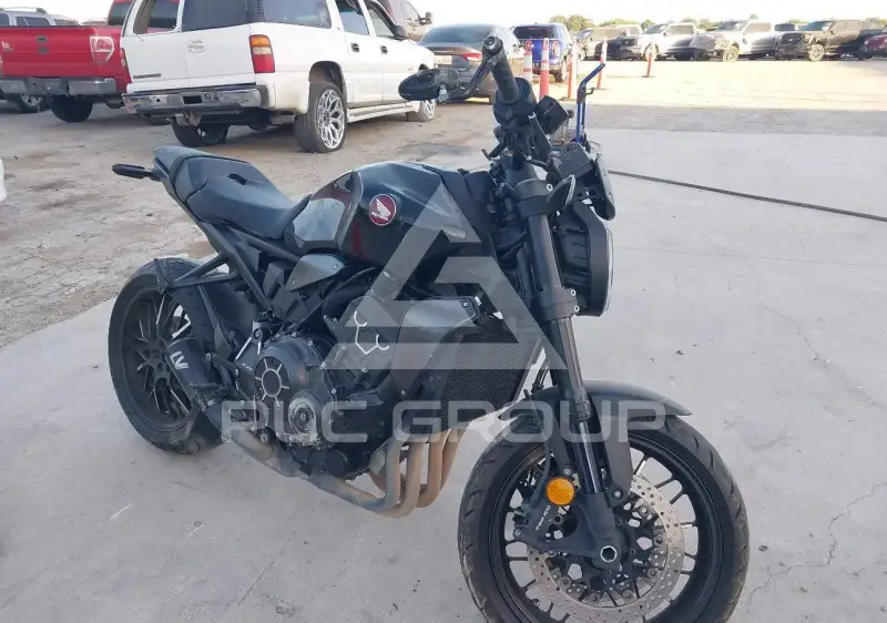 2021 Honda Motorcycle фото