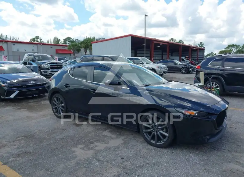 2021 Mazda 3 photo