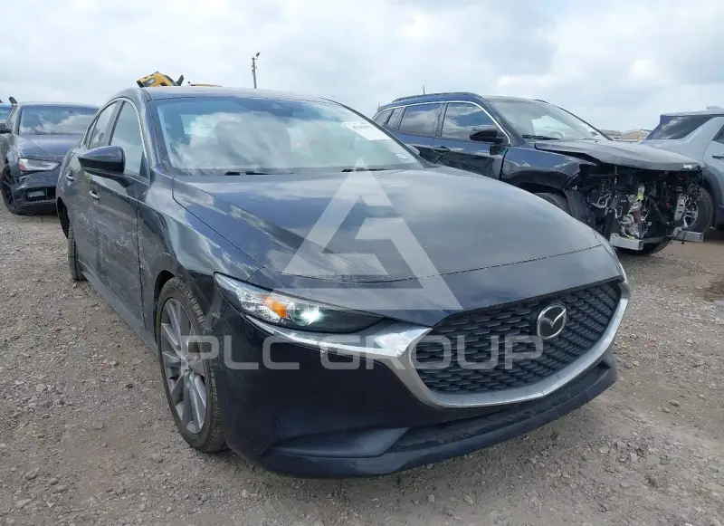 2021 Mazda 3 photo