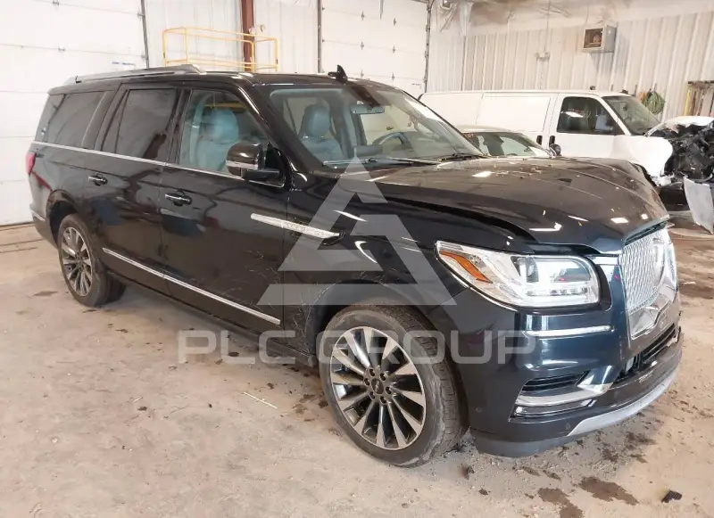 2021 Lincoln NAVIGATOR photo