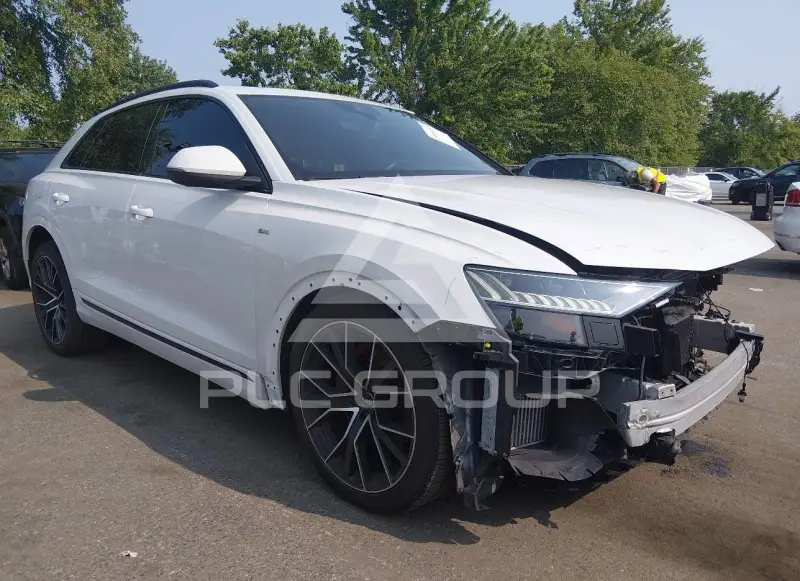 2021 Audi Q8 фото