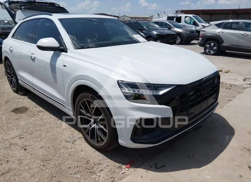 2021 Audi Q8 фото
