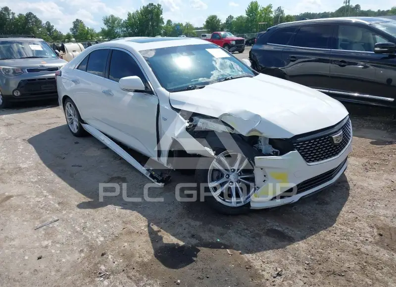 2021 Cadillac CT4 photo