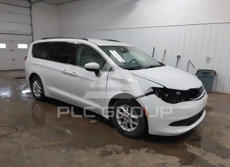 2021 Chrysler VOYAGER фото
