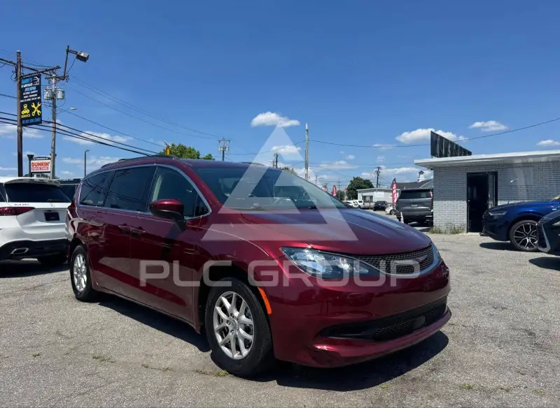 2021 Chrysler VOYAGER photo
